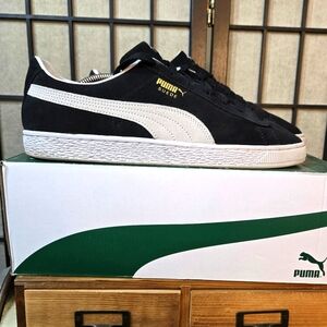 Blk Suede Pumas Classic - Sz 11.5